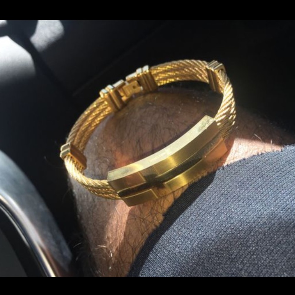Gold bracelet